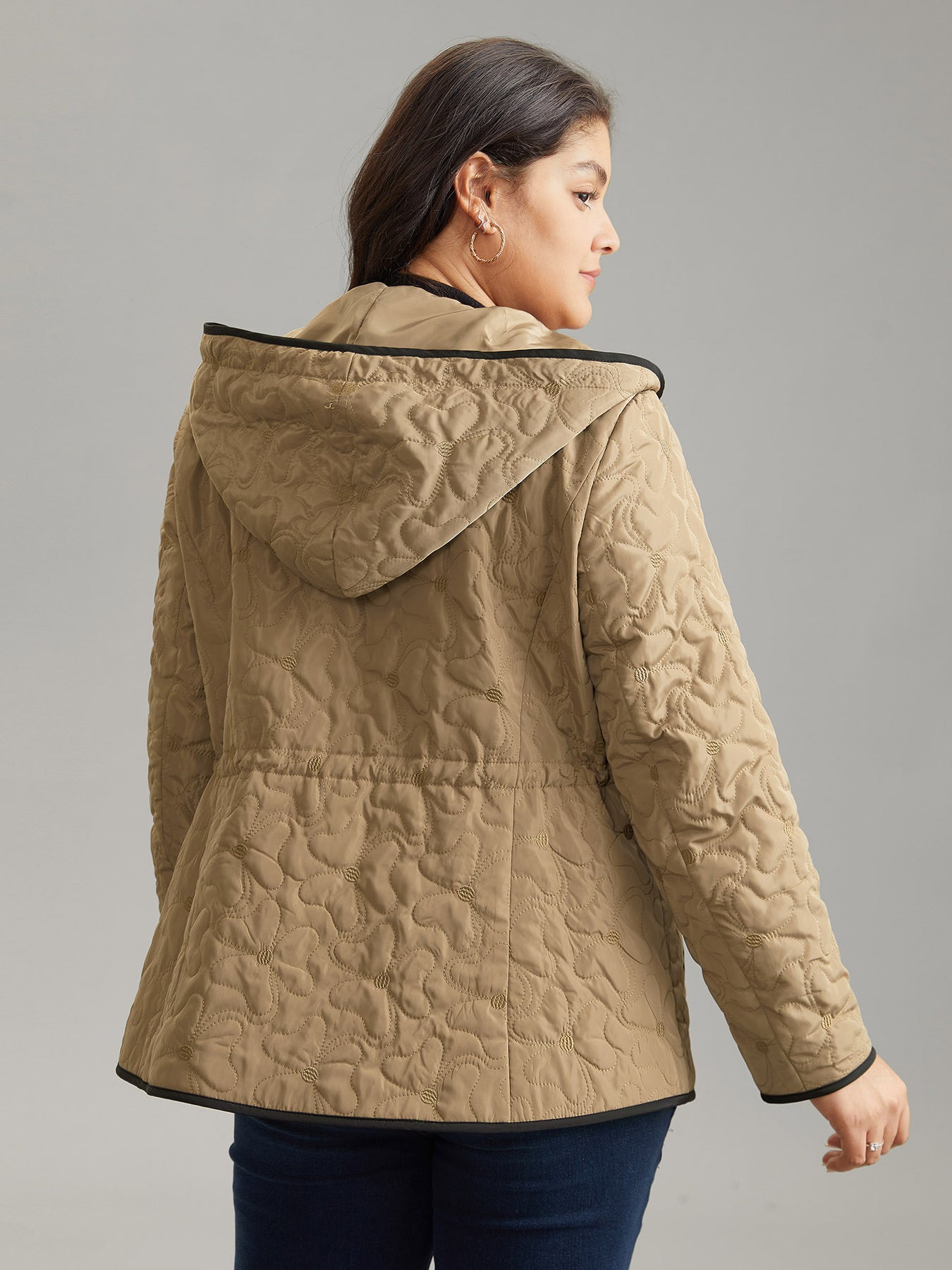 Sacha™ - Elegant padded jacket with drawstring and contrast trim