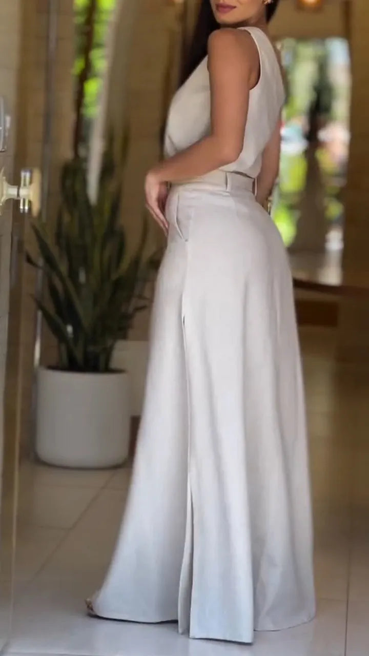 Clavelina™ - Long dress with an angled neckline