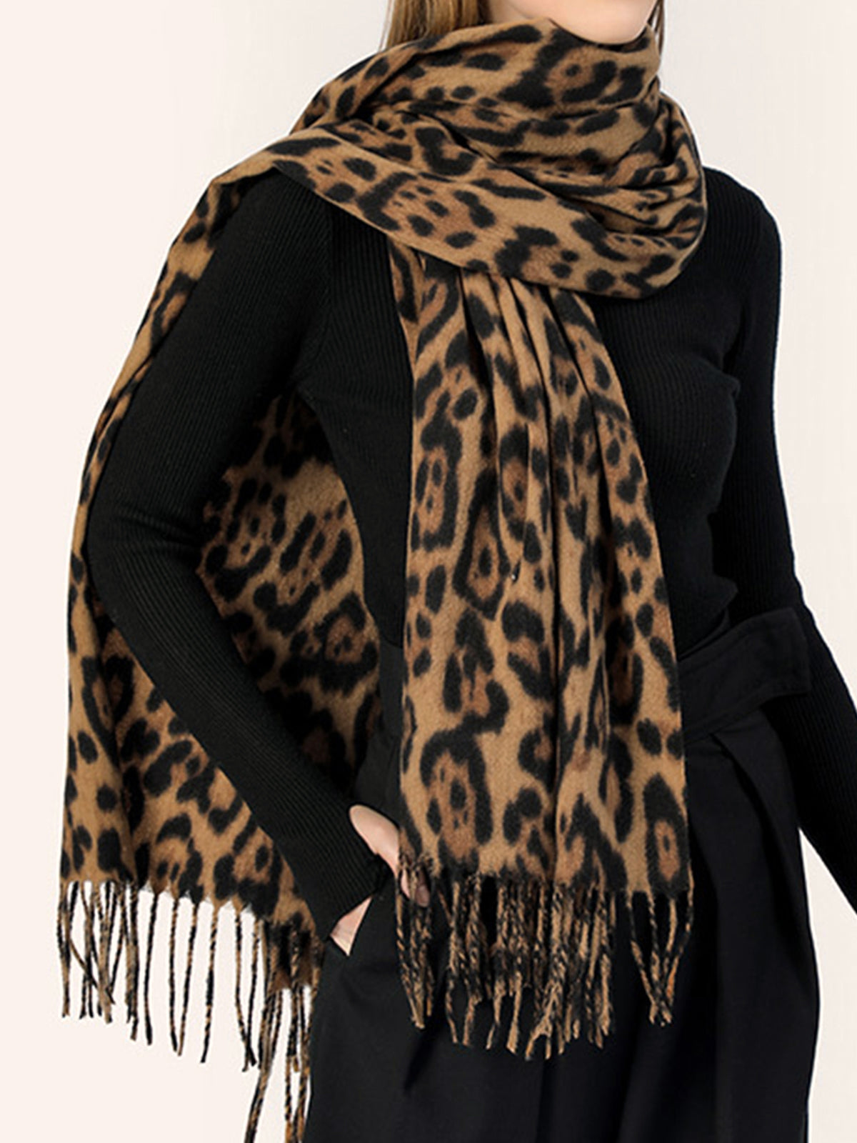Linsi™ - Scarf with Leopard Print Tassel