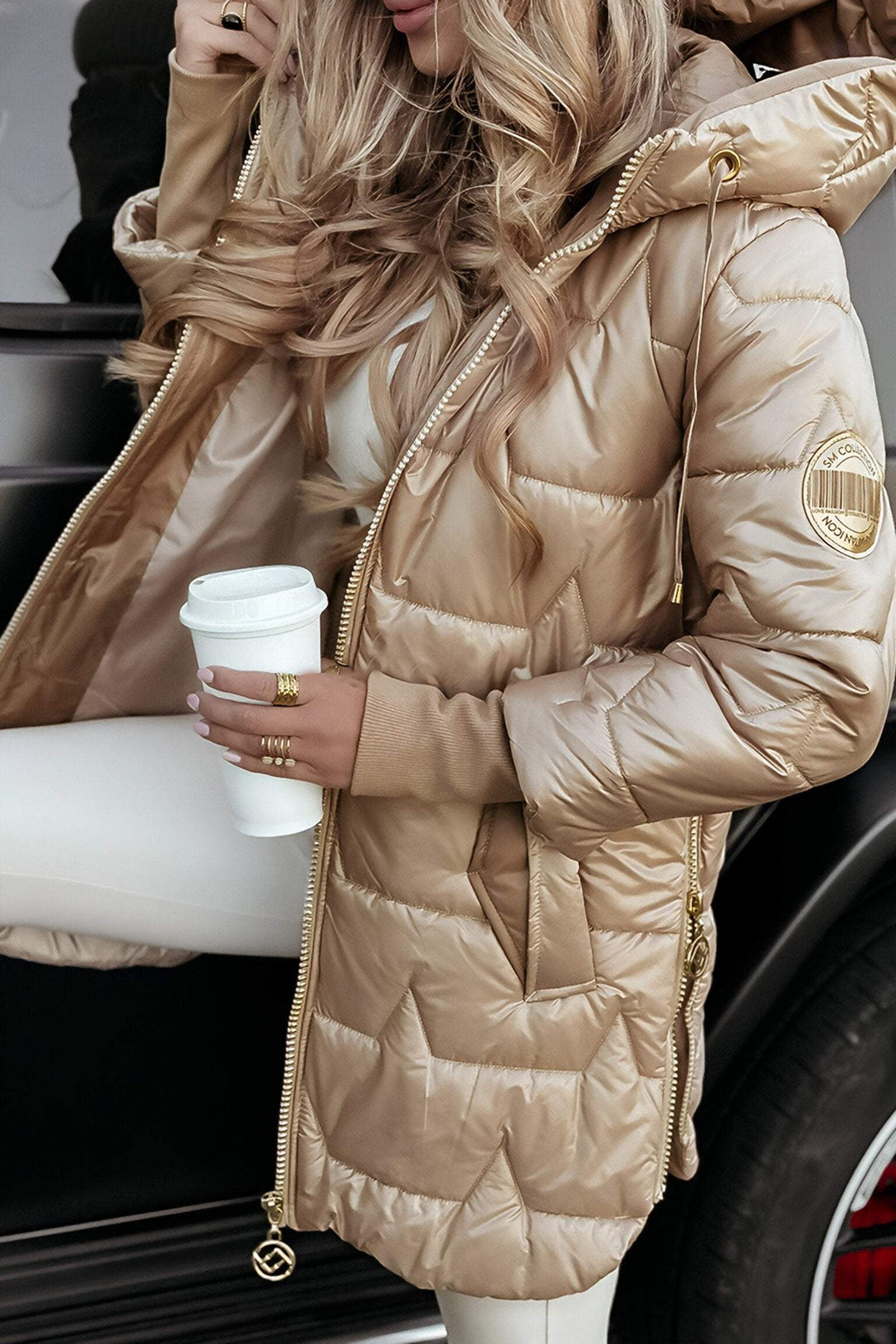 Elise – Women’s Puffer Jacket with Hooded Design