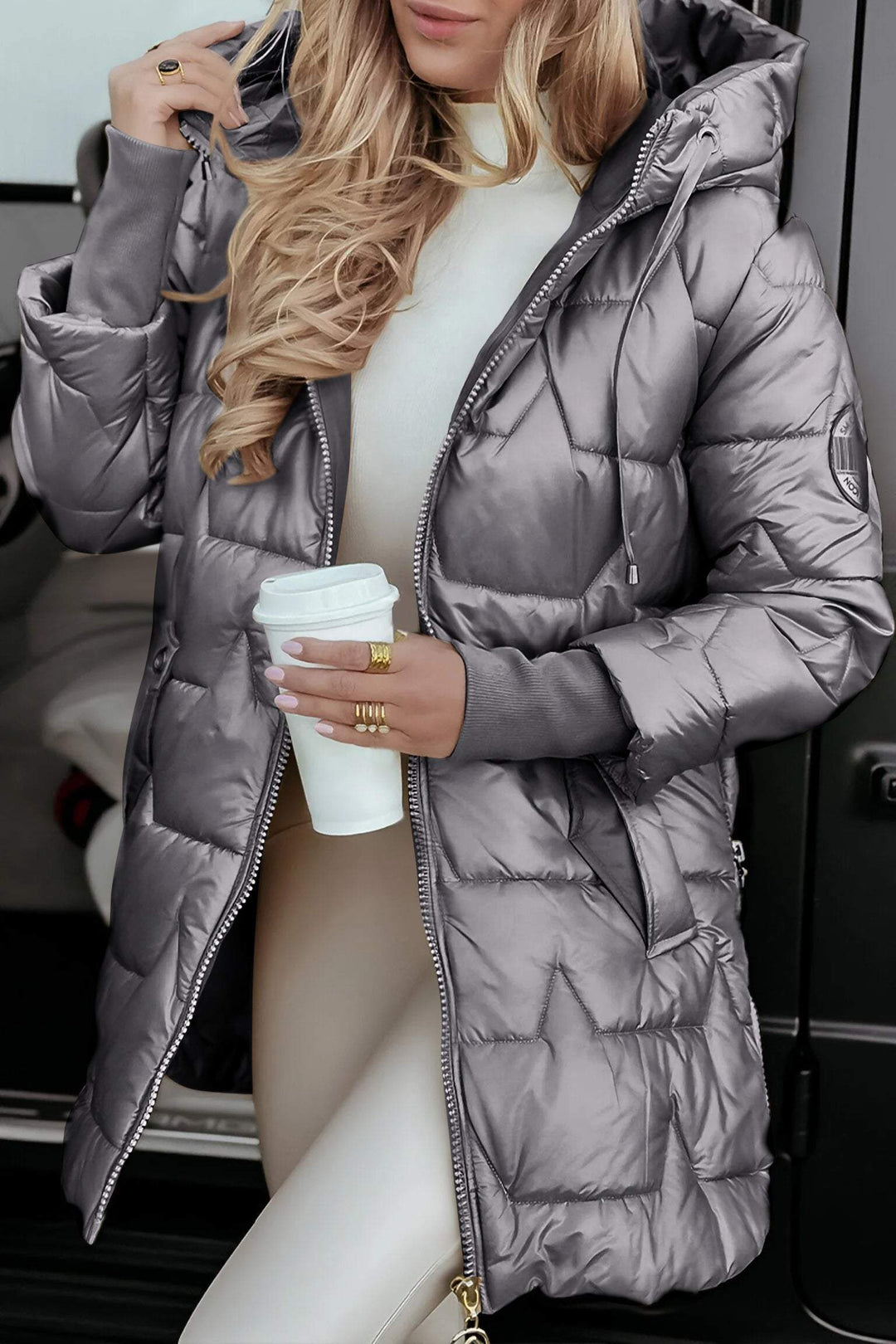 Elise – Women’s Puffer Jacket with Hooded Design