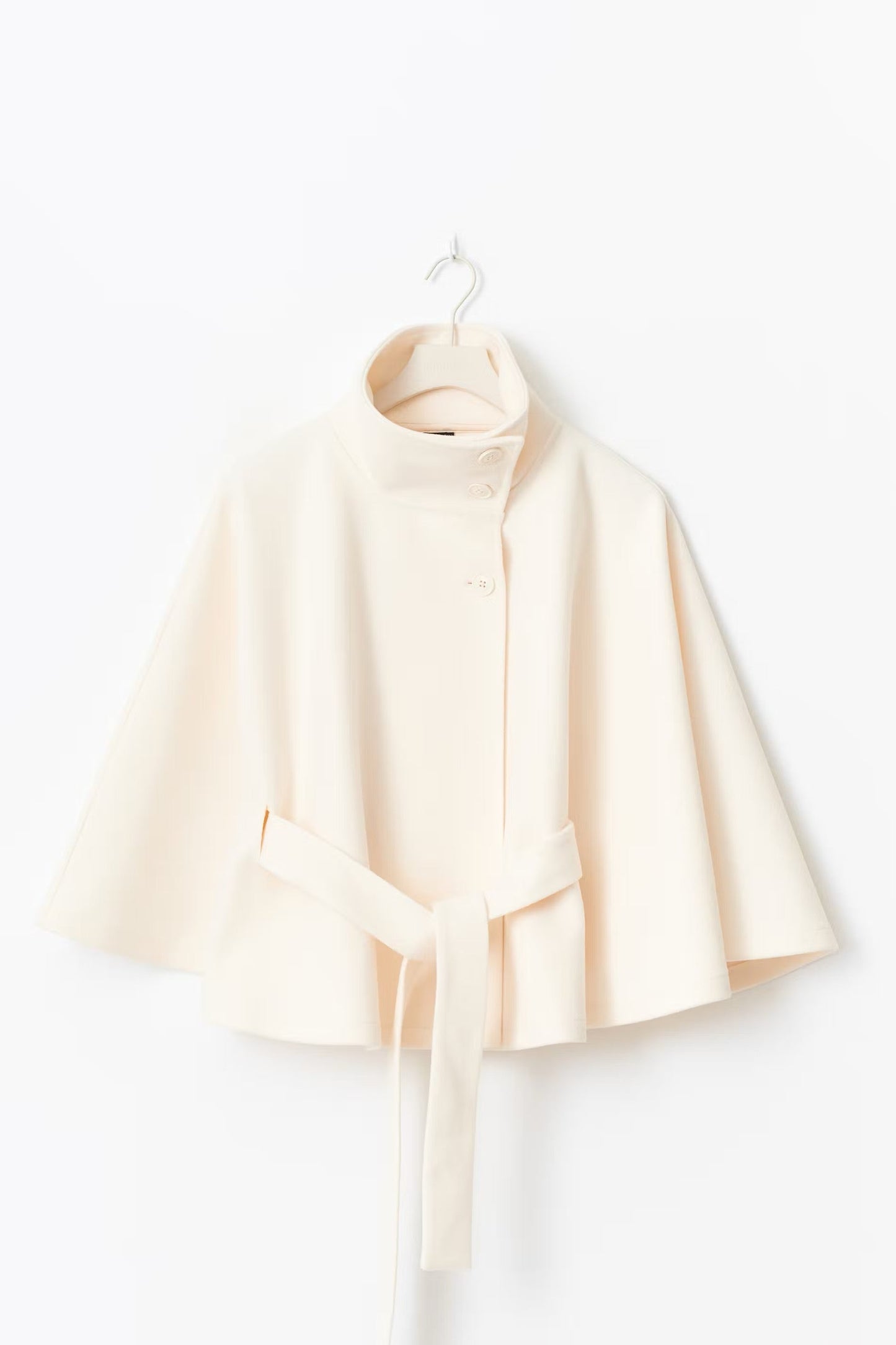 Mara – Cape-Style Jacket for Autumn and Winter