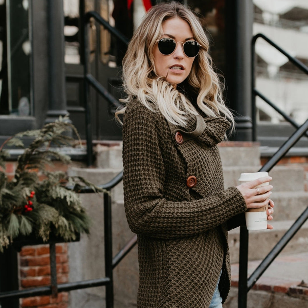 Laurene™ - Knitted Jumper with Elegant Seams