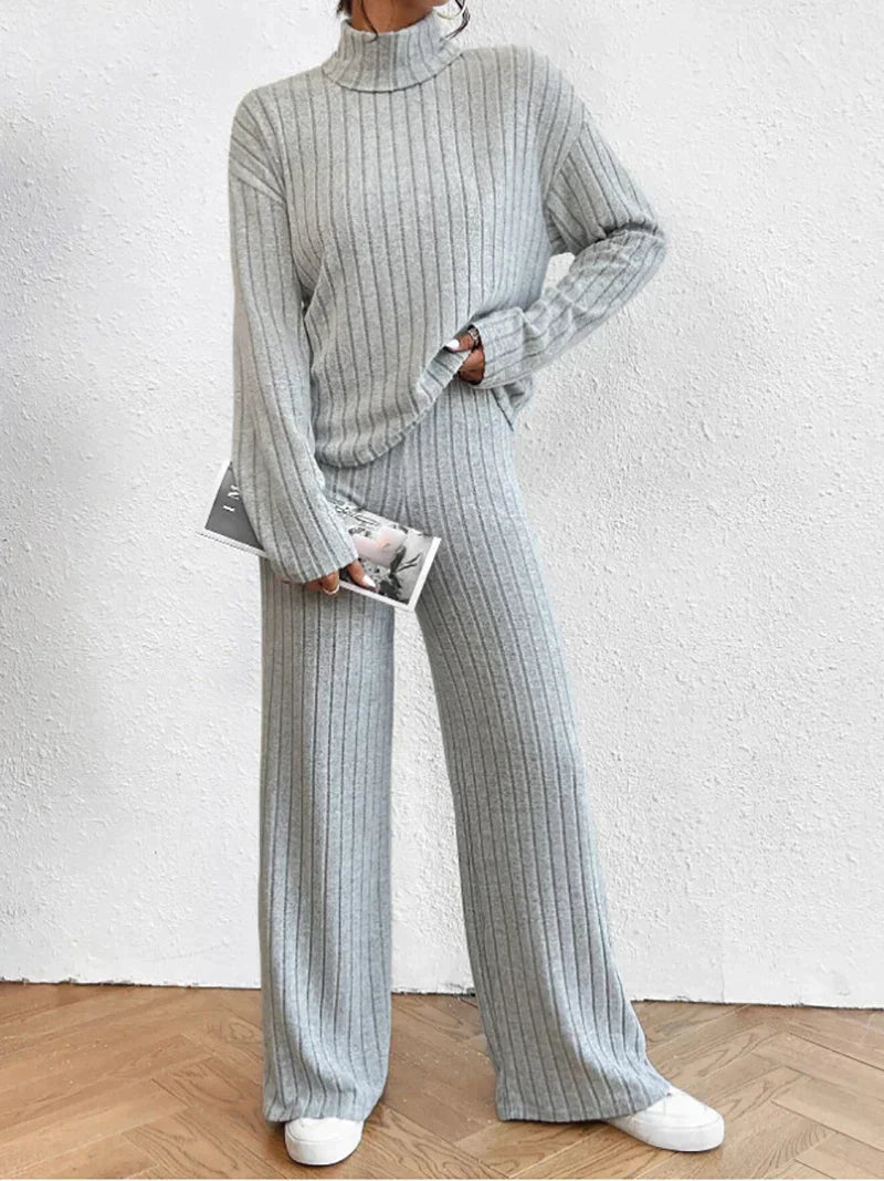 Leia™ - Two-Piece Set: Trousers and Turtleneck Sweater