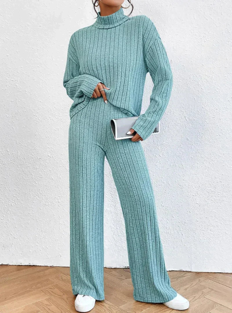 Leia™ - Two-Piece Set: Trousers and Turtleneck Sweater