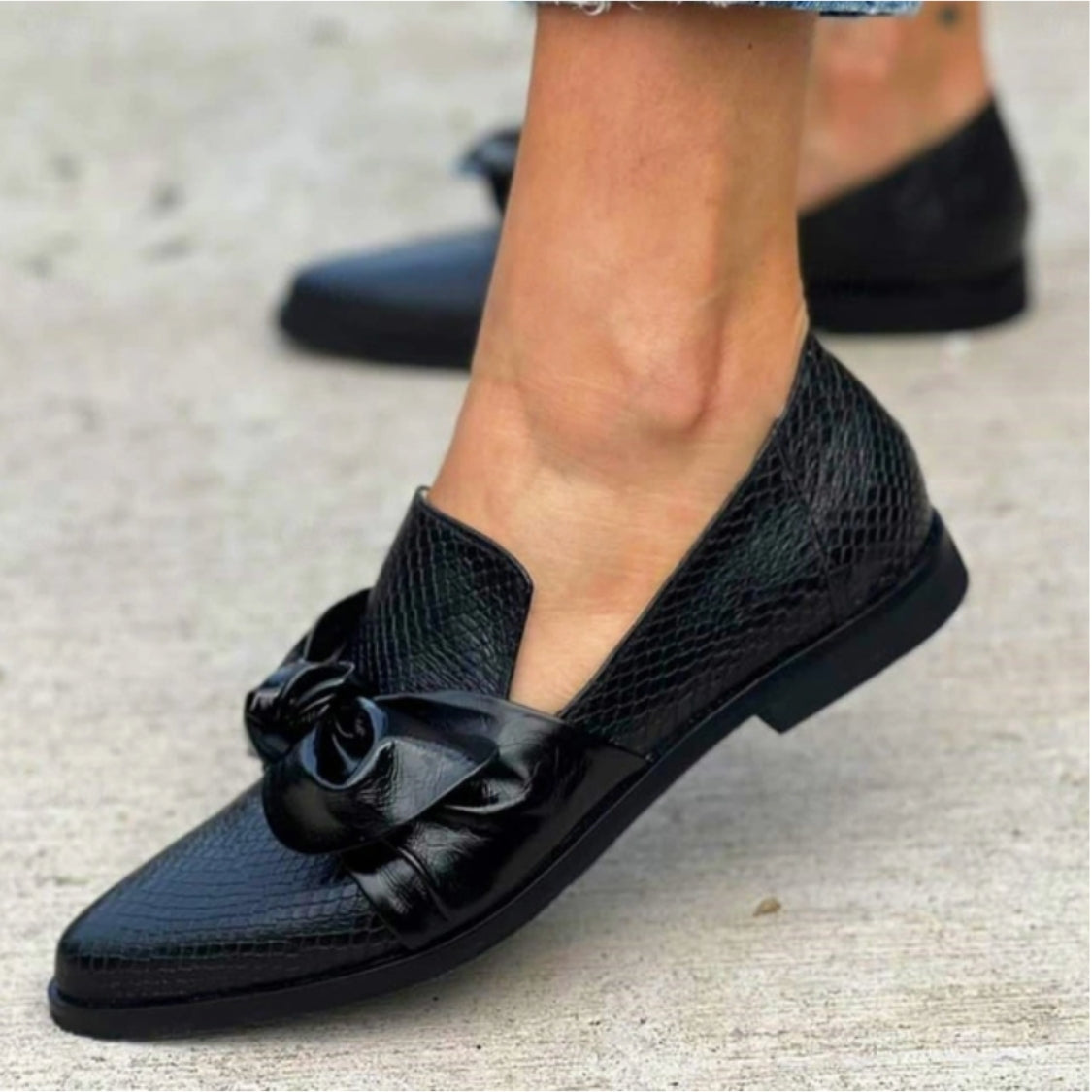 Riley - Pointed-Toe Loafers with Bow Detail