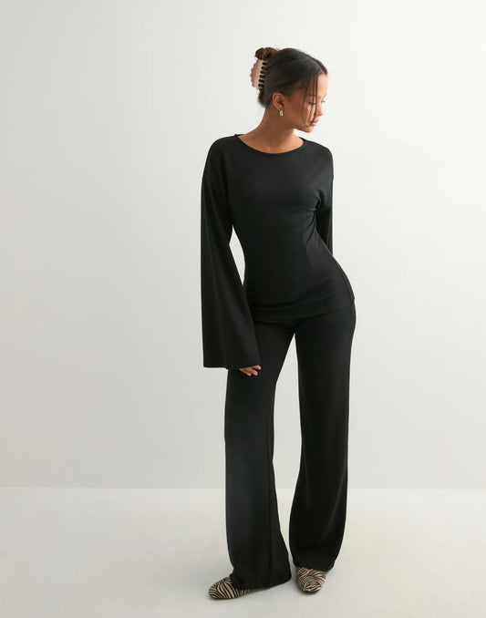 Lily - Set with Flared-Sleeve Sweatshirt