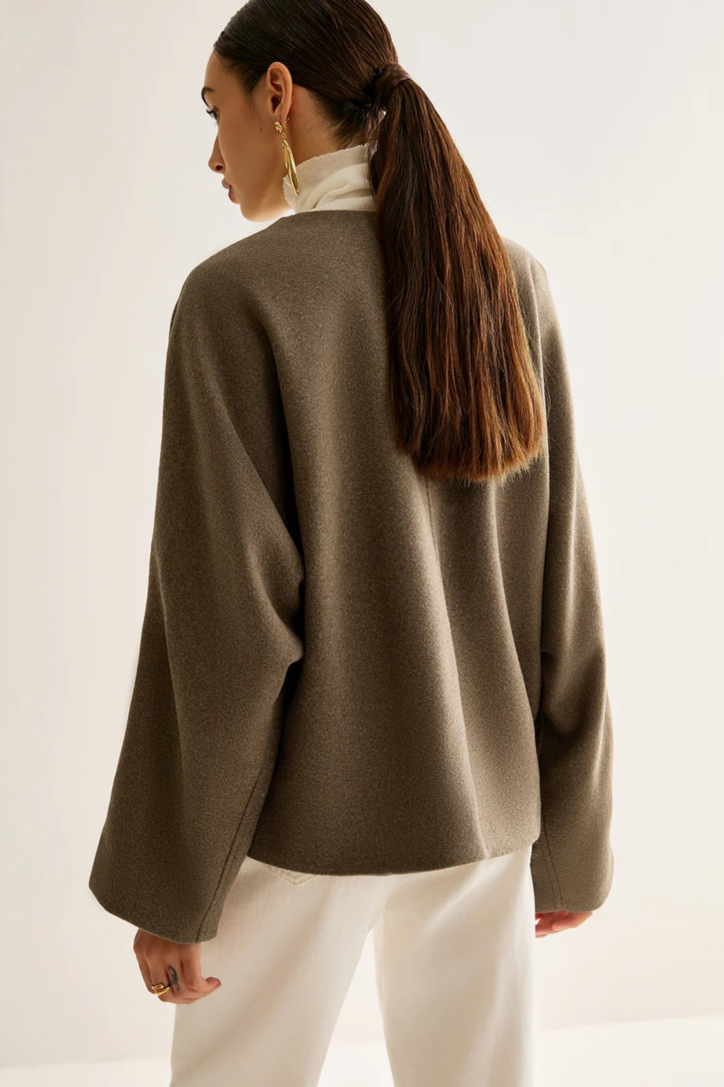 Elara - V-Neck Buttoned Coat