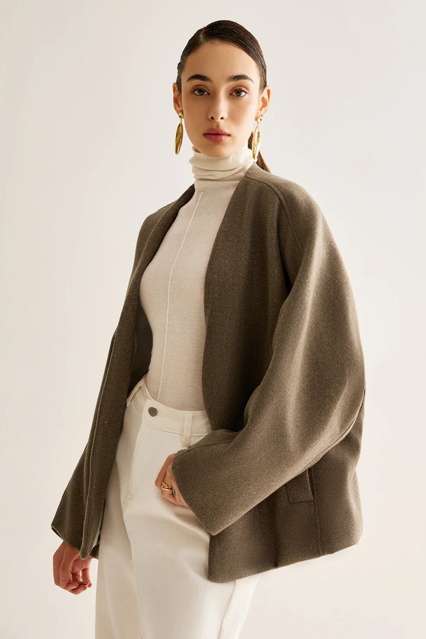 Elara - V-Neck Buttoned Coat