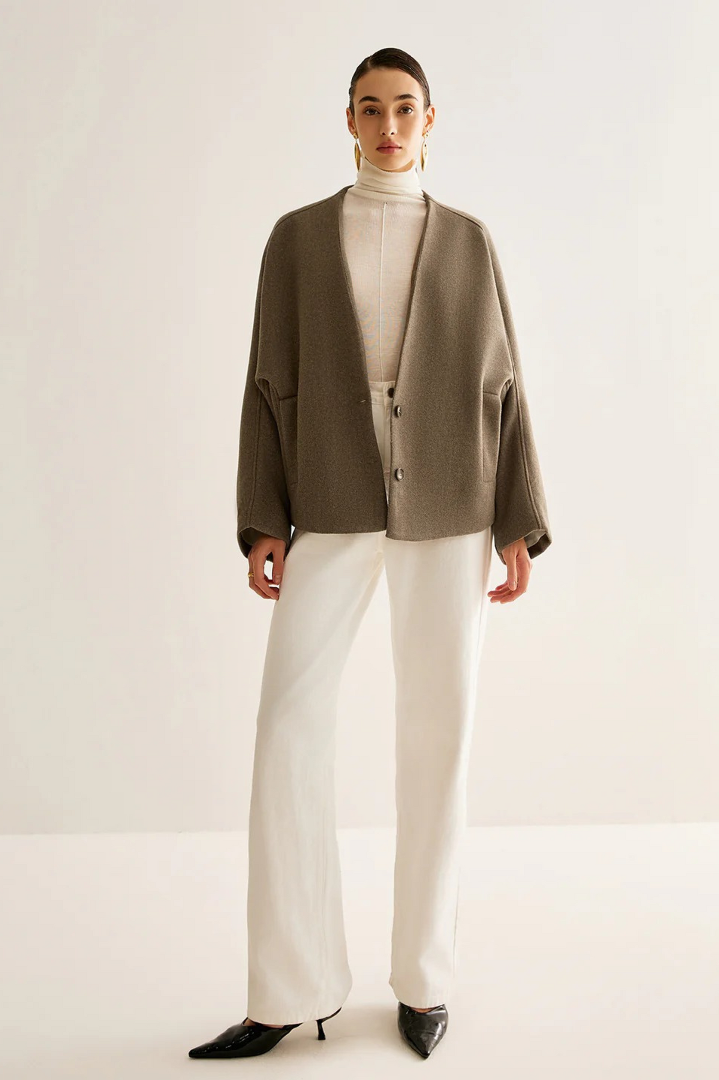 Elara - V-Neck Buttoned Coat