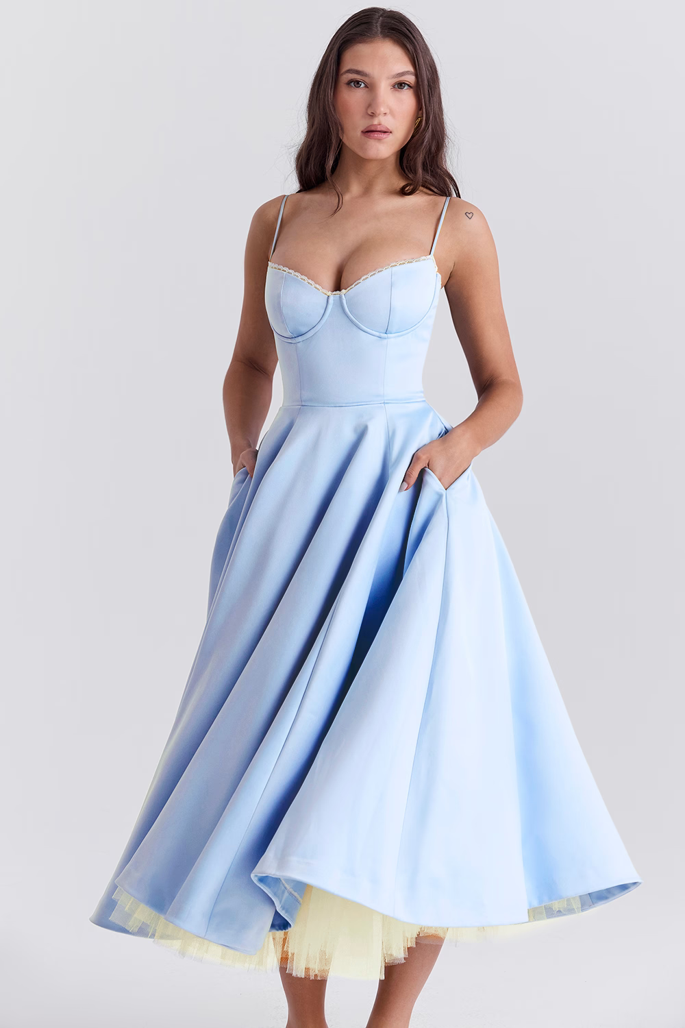 Valentina™ - Elegant Midi Dress with Tulle Lining