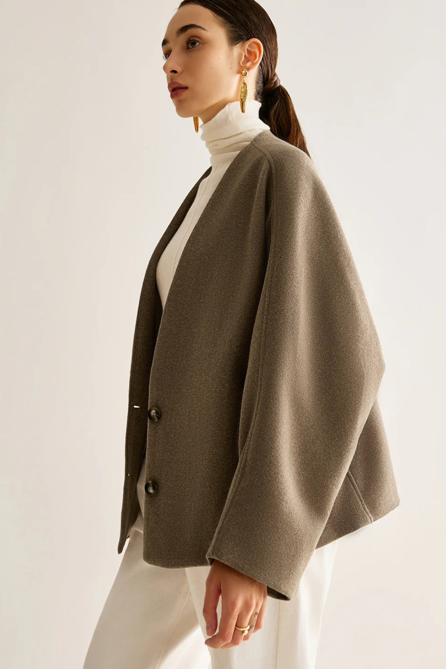 Elara - V-Neck Buttoned Coat