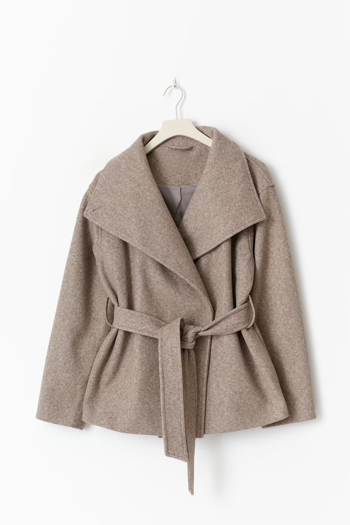 Ceinti - Belted Coat for Autumn