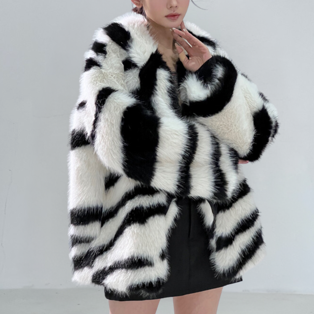 Alina™ - Luxurious and Elegant Faux Fur Coat