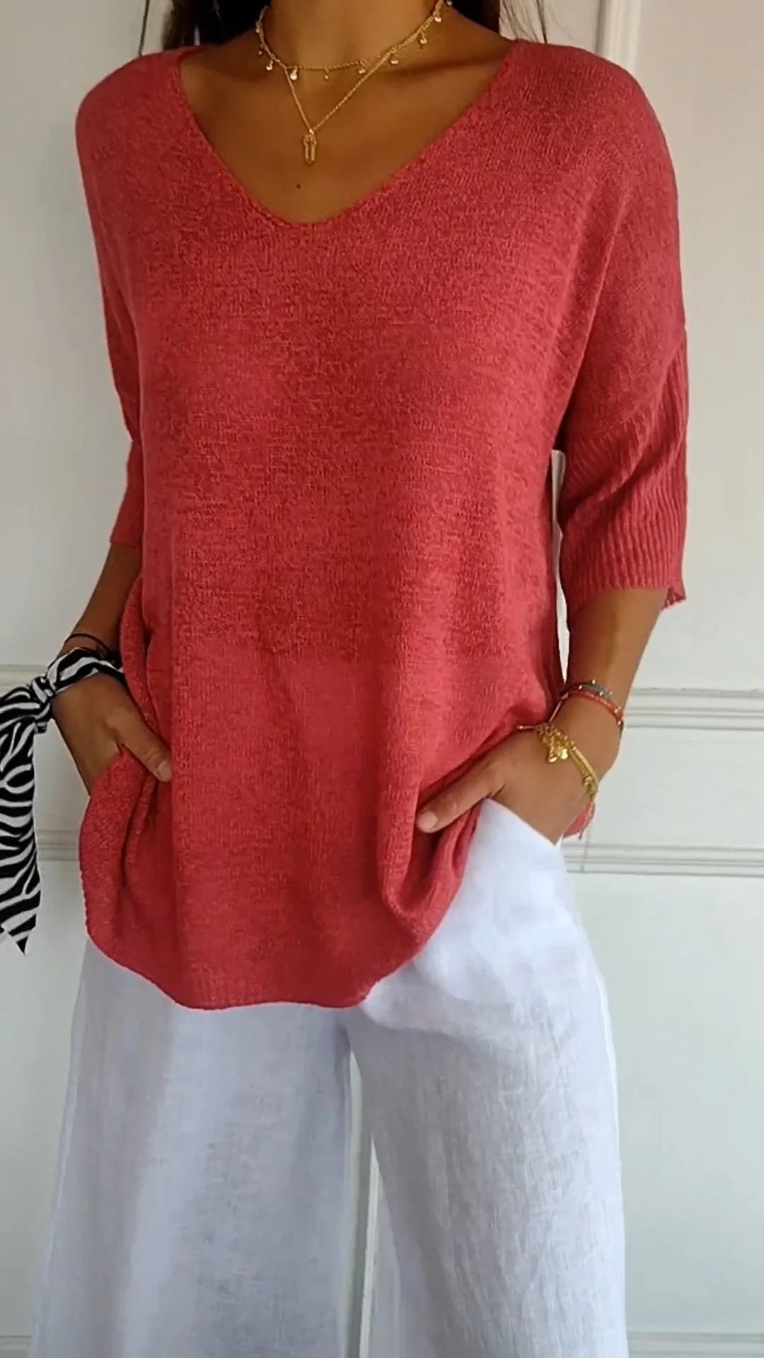 Ava™ - Closed V-neck sweater